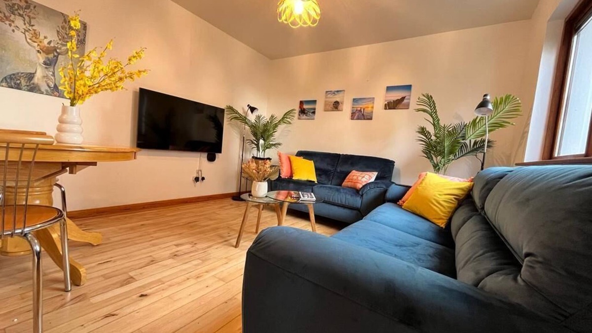Youghal Villa | Happy Sandy Feet - Modern & cozy home with lovely sea views- Long Term Discounts