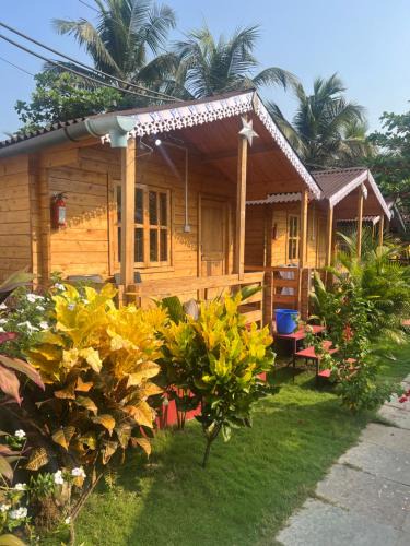 Sernabatim Resort | Happy Shack Beach And Wooden Huts
