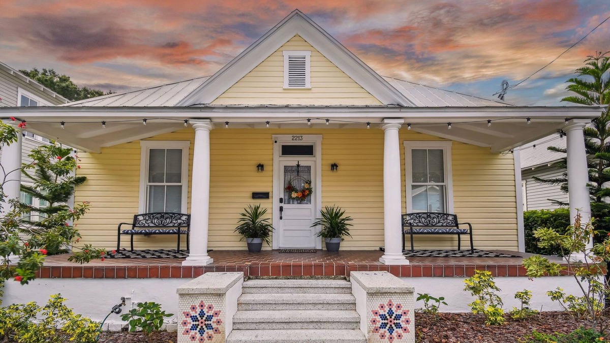 East Ybor House | Happy Shack Ybor City-Historic District-Steps to 7th Ave