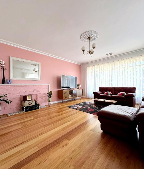 Shepparton South House | Happy Stays - Retro Haven