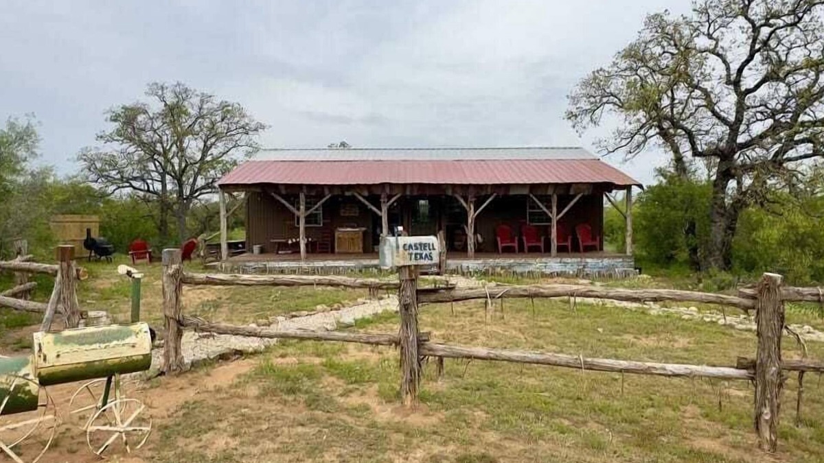 Voca Cabin | Happy Trails Cabin - Sleeps 5 Adults, 4 Children