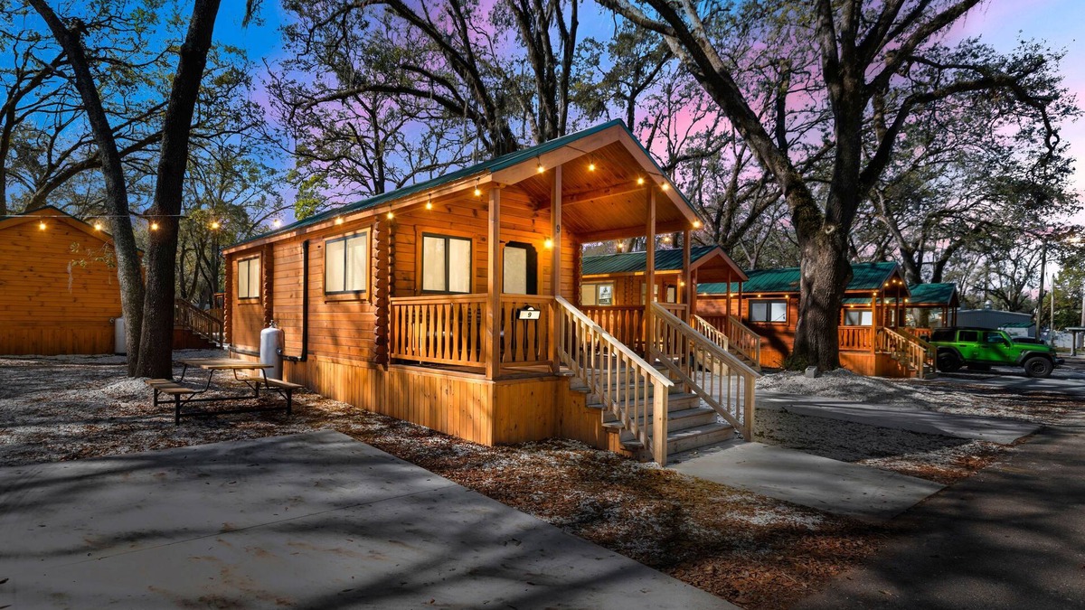 Thonotosassa Cabin | Happy Travelers RV Resort