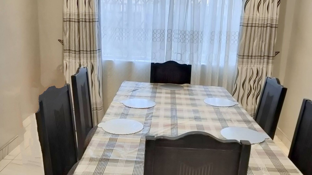 Mbare West House | Harare Houghton Park New Holiday home *Borehole, Solar, WFI*