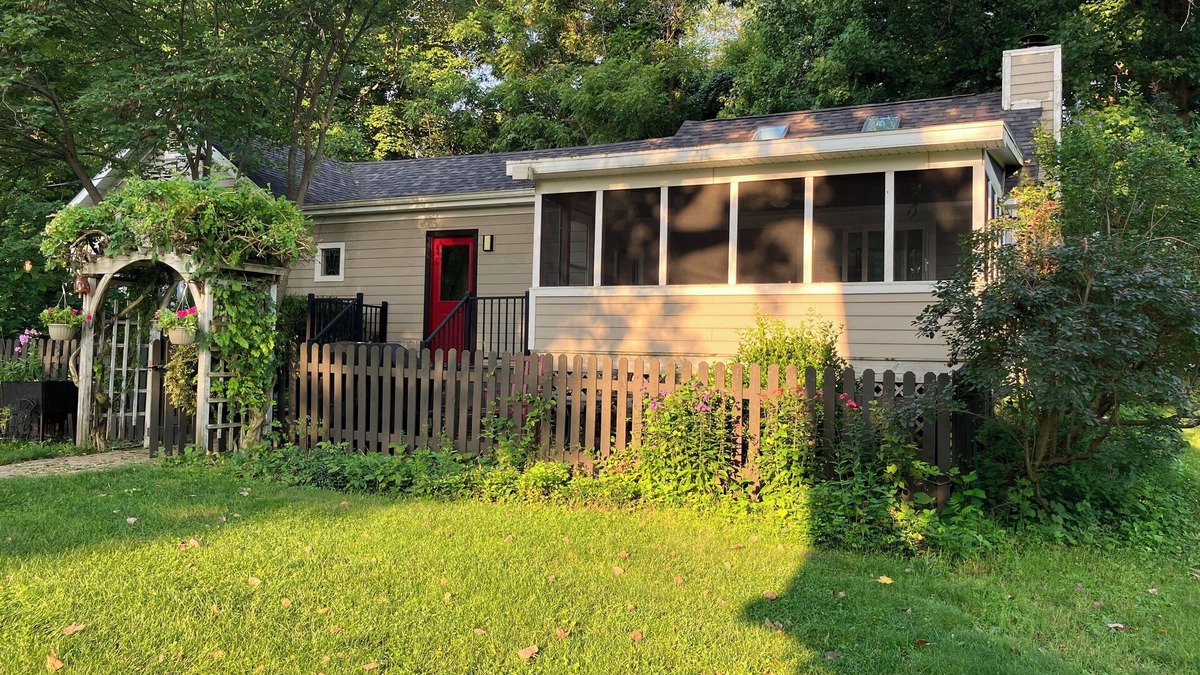 Rolling Prairie House | Harbor Country-Rolling Prairie Retreat on 7 private wooded acres w/heated pool