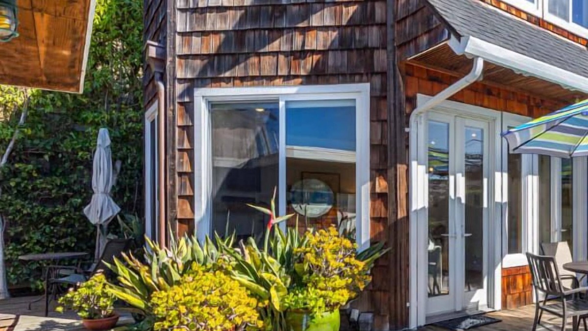 Eastside Santa Cruz House | Harbor home - with a hot tub!