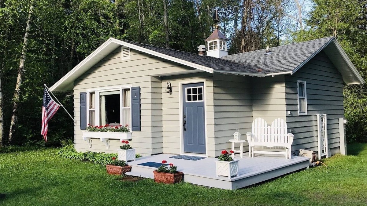 Fish Creek Cottage | Harbor House Cottage located in the heart of Ephraim!