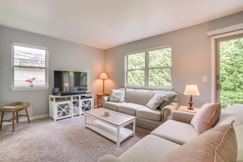 Harbor Springs House | Harbor Springs Winter Retreat about 6 Mi to Skiing!