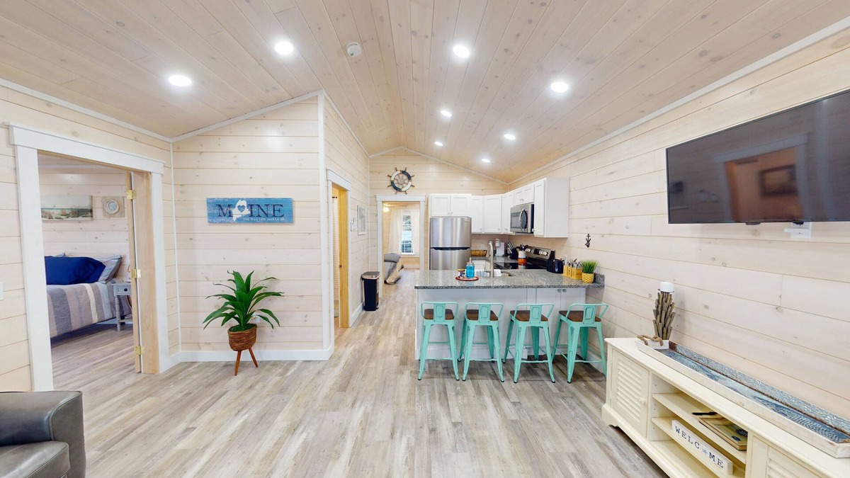 Belfast Apartment | Harbor View Cottage - Unit B