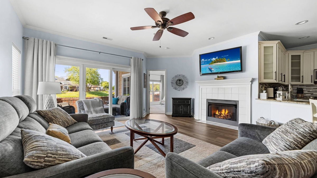 Cornelius Condo | Harbor View - Lake Norman Vacation Condo Rental - Dog Friendly!