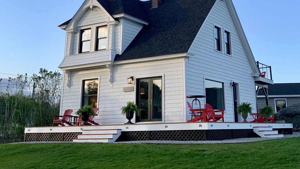 West Mystic House | Harbor View Landing Mystic, CT - The Bluffs Waterfront House - First Floor ONLY