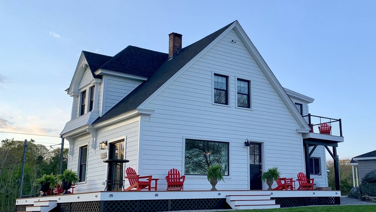 West Mystic House | Harbor View Landing Mystic CT - The Bluffs Waterfront House - Second Floor Only