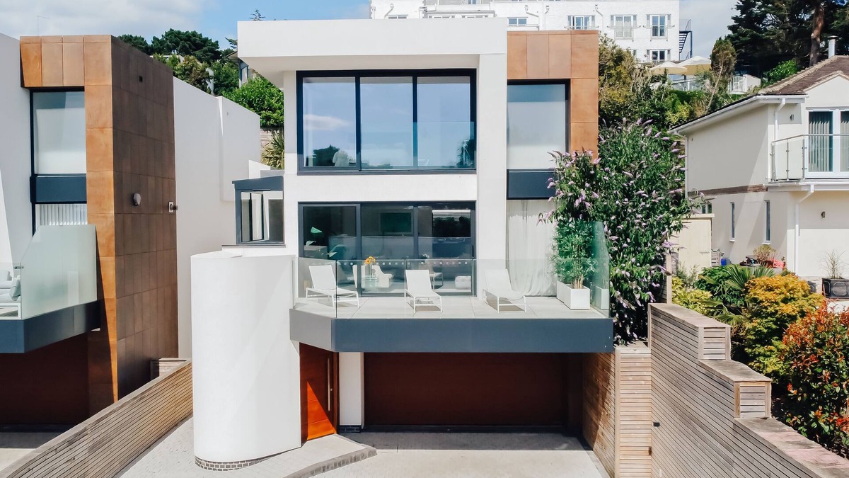 Sandbanks House | Harbour Escapes | Stunning 6 bedroom Villa with Harbour Views & great privacy