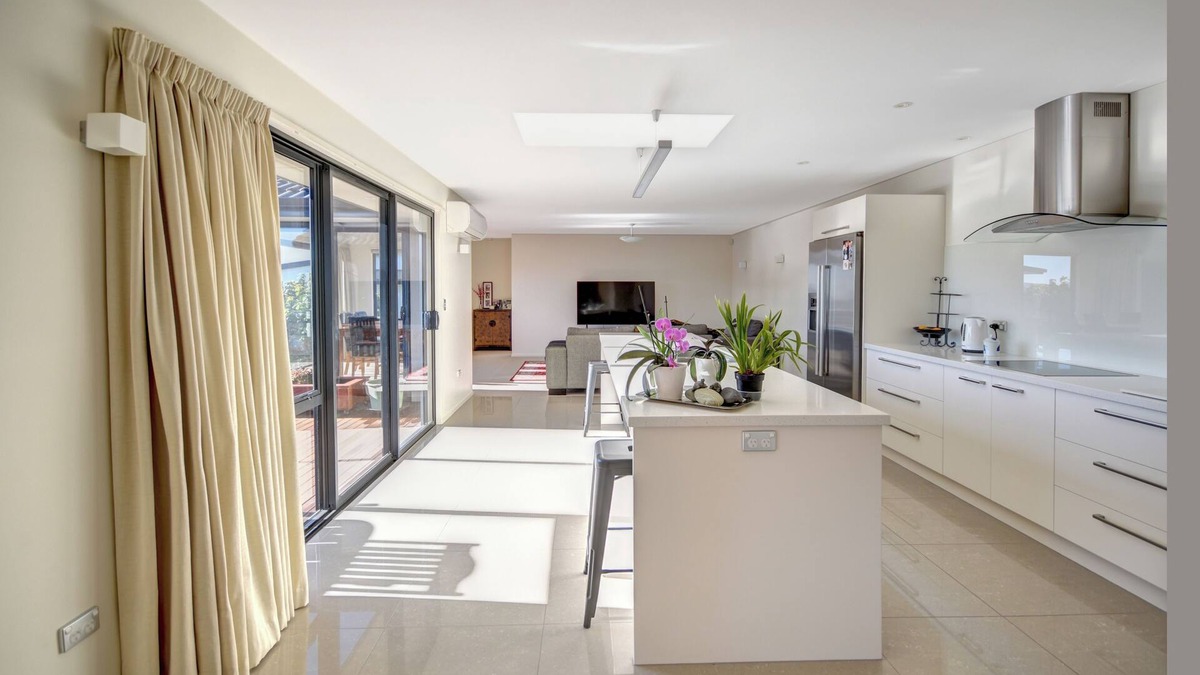 Dunedin House | Harbour Heights. Stunning views of Dunedin Harbour & beyond!