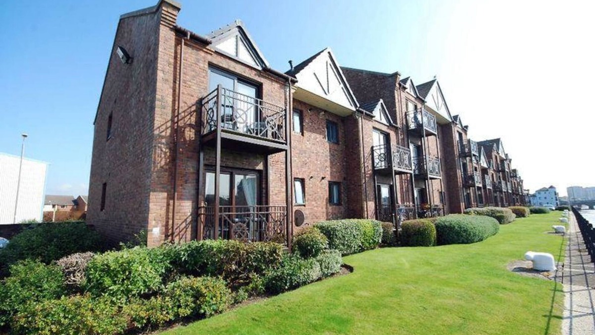 Ayr Apartment | Harbour House - Donnini Apartments