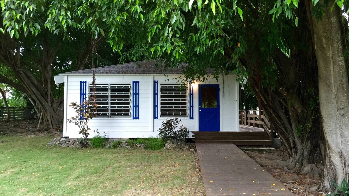 Dunmore Town Cottage | Harbour Island, Bahamas, Walk to Gorgeous Pink Sand Beach