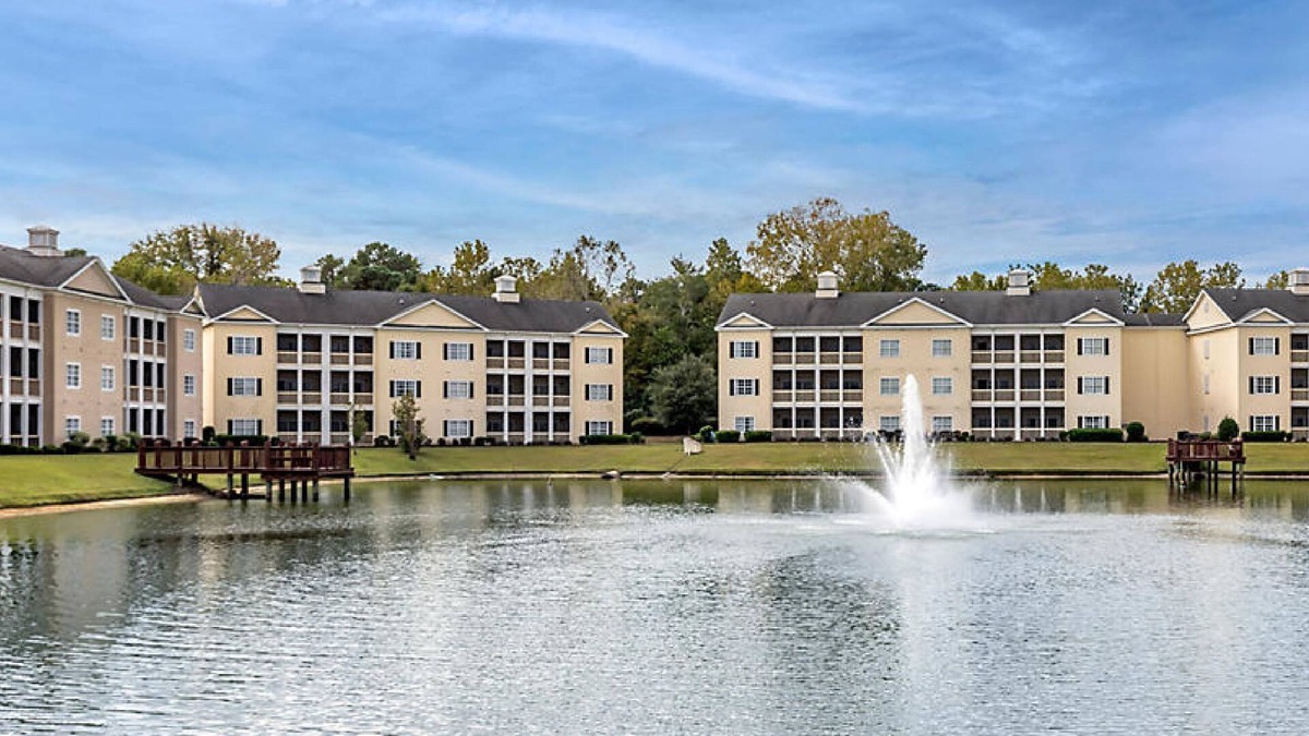 Myrtle Beach Resort | Harbour Lights One-bedroom Deluxe Suite, Sleeps 4, Full Kitchen