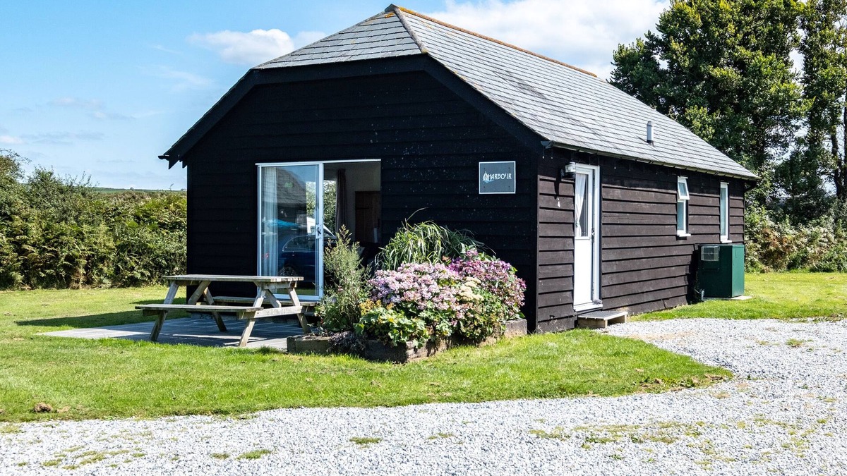 Port Isaac Cottage | HARBOUR LODGE, pet friendly, with a garden in Port Isaac