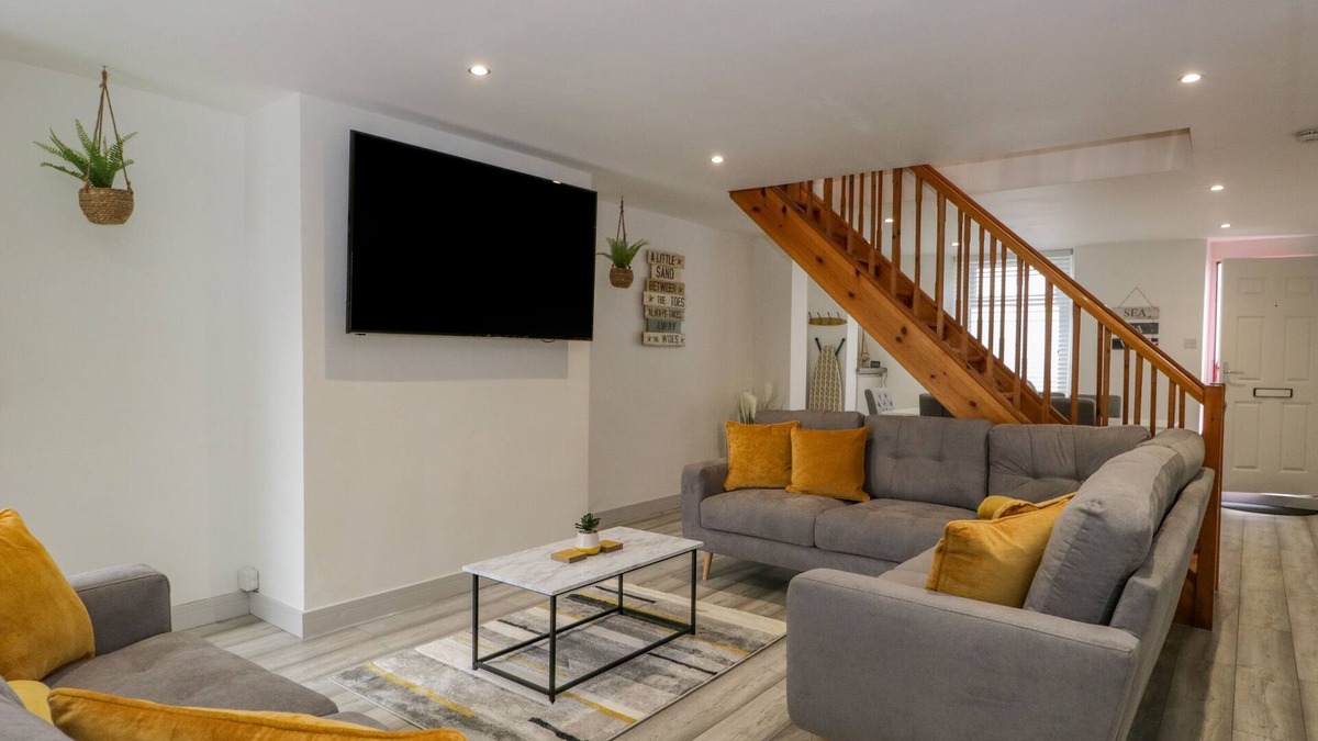 Haverigg Cottage | HARBOUR RETREAT, pet friendly, character holiday cottage in Haverigg