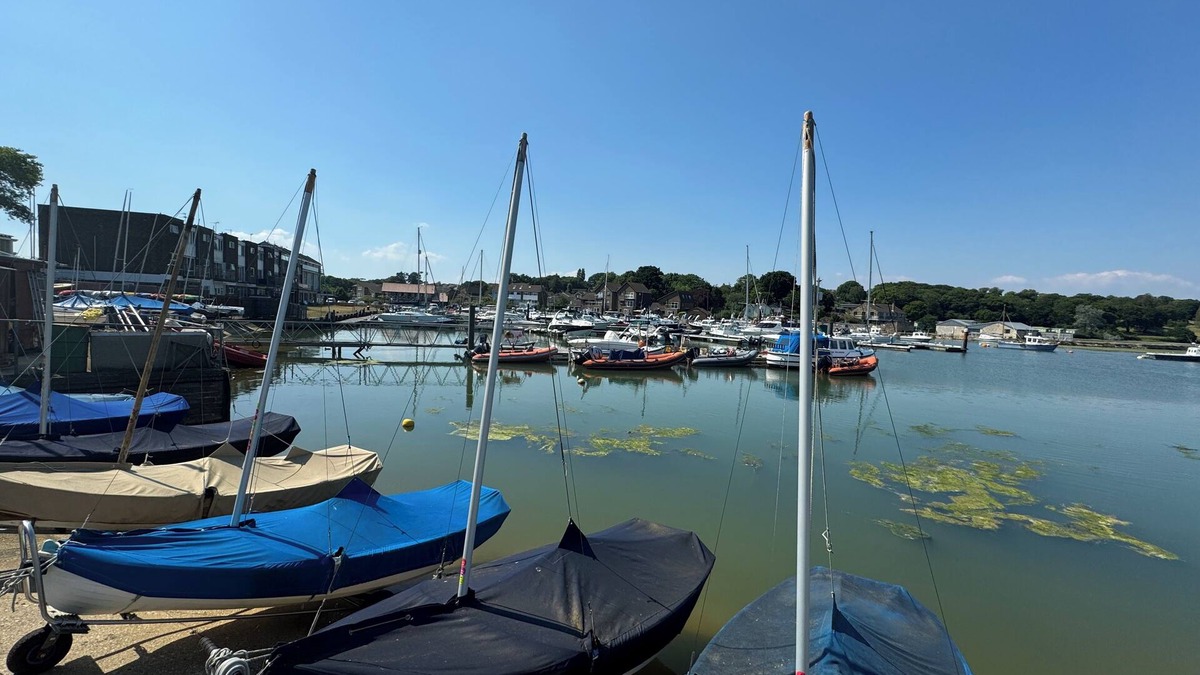 Bembridge House | Harbour Strand, seaside holiday home, close to the harbour. Pet friendly