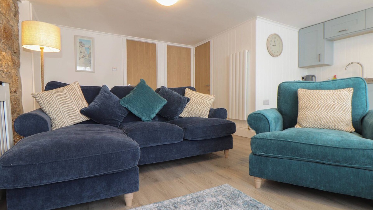 Sennen Cove Cottage | HARBOUR STUDIO, pet friendly in Sennen Cove