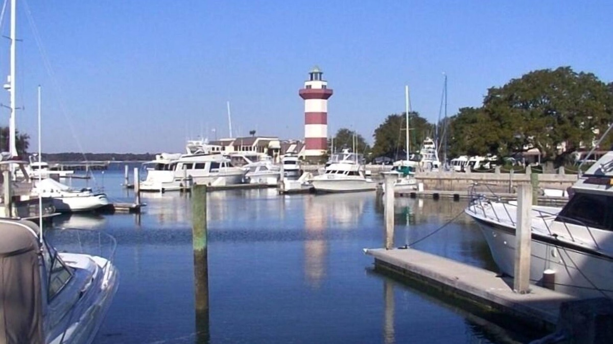 Harbour Town Condo | Harbour Town! This is a great location for your HHI stay!