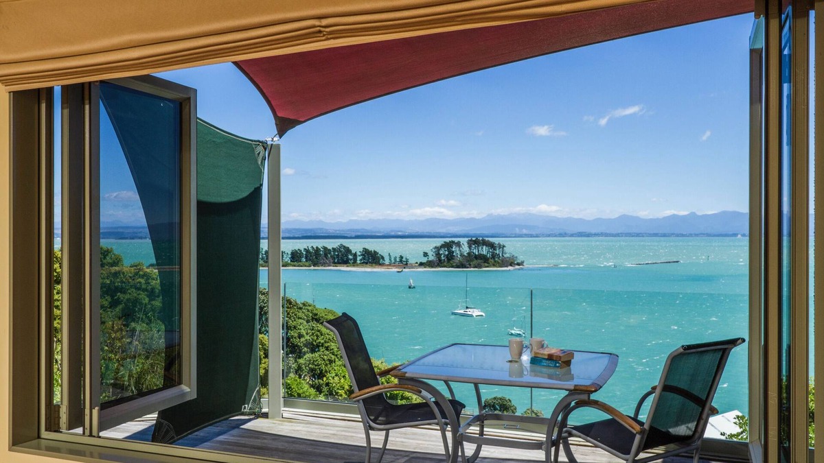 Stepneyville Apartment | Harbour View - One - Nelson Waterfront Apartment