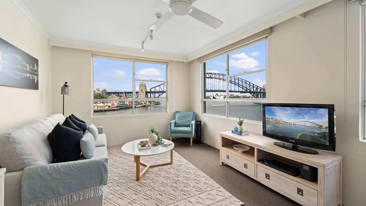 McMahons Point Apartment | Harbourside 43 Summar