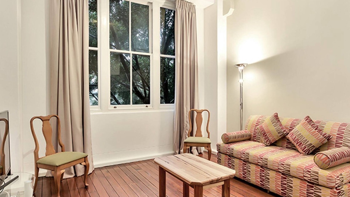Pyrmont Apartment | Harbourside Comfort and Charm