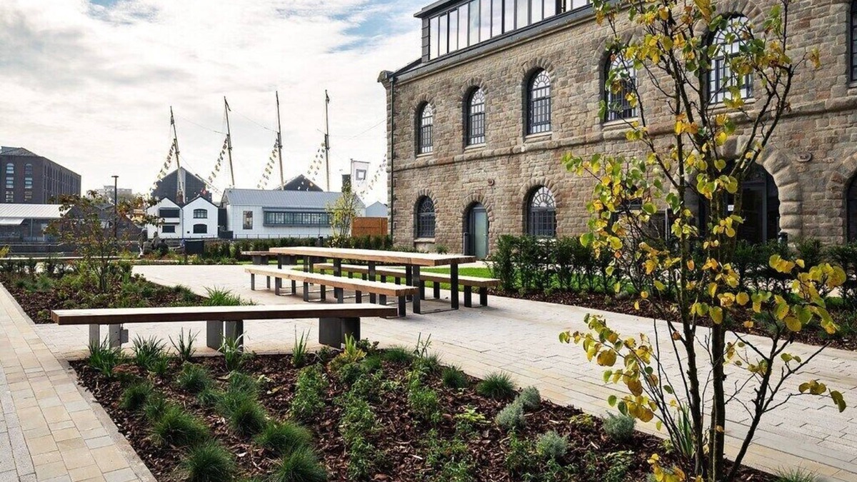 Canon's Marsh Apartment | Harbourside Hideaway - Superb Flat With Terrace