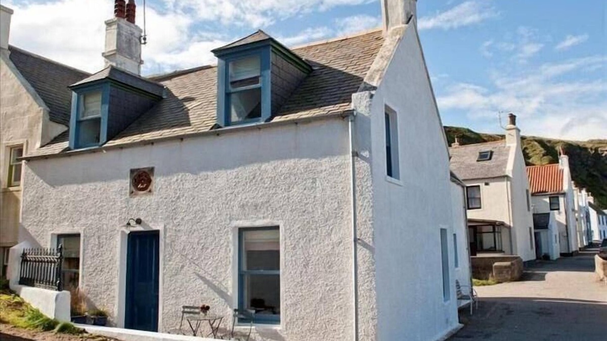 Fraserburgh House | Harbourside Home in the Spectacular Coastal Village of Pennan.