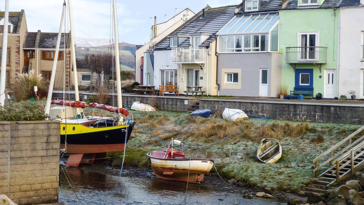 Haverigg Cottage | HARBOURSIDE HOUSE, pet friendly, country holiday cottage in Haverigg