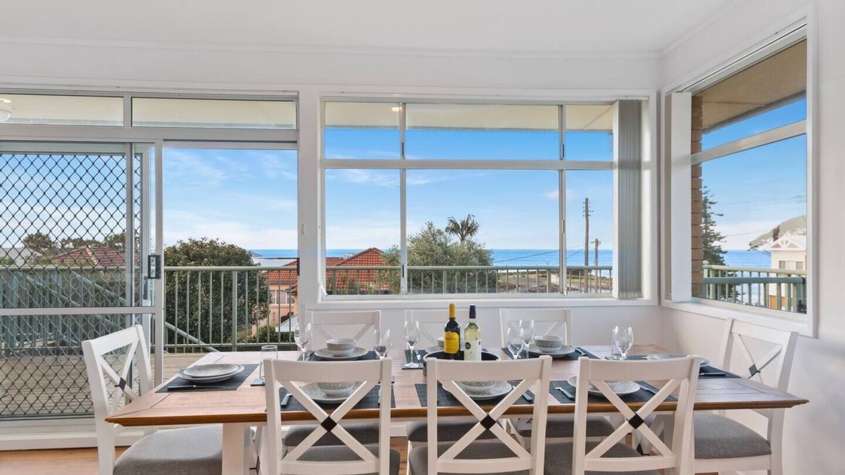 Shellharbour House | Harbourview Escape Serene Shellharbour Family Stay