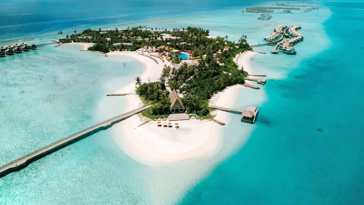 Emboodhoo Lagoon Resort | Hard Rock Hotel Maldives