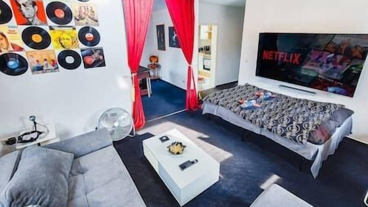 Innenstadt Apartment | 🎸Hard Rock meets Baroque 👑 incl. Extras