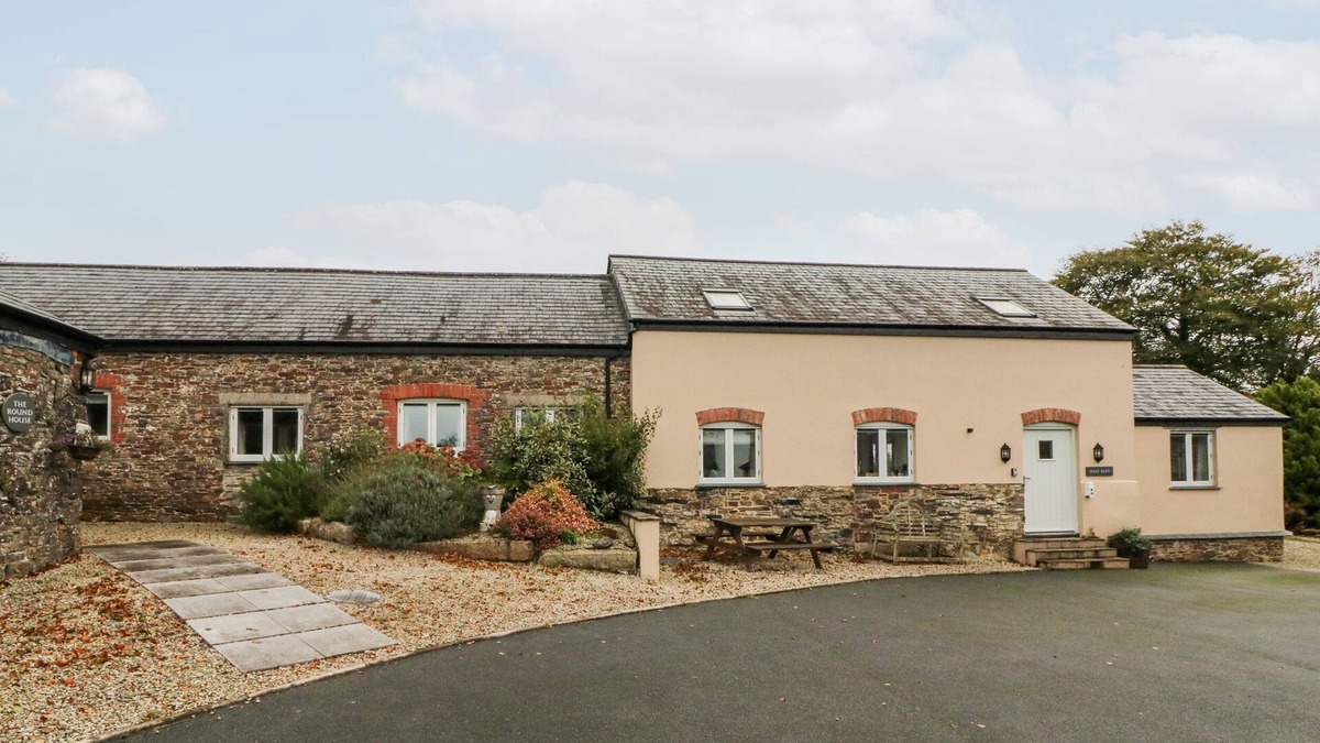 Lifton Cottage | HARE BARN, pet friendly, character holiday cottage in Lifton
