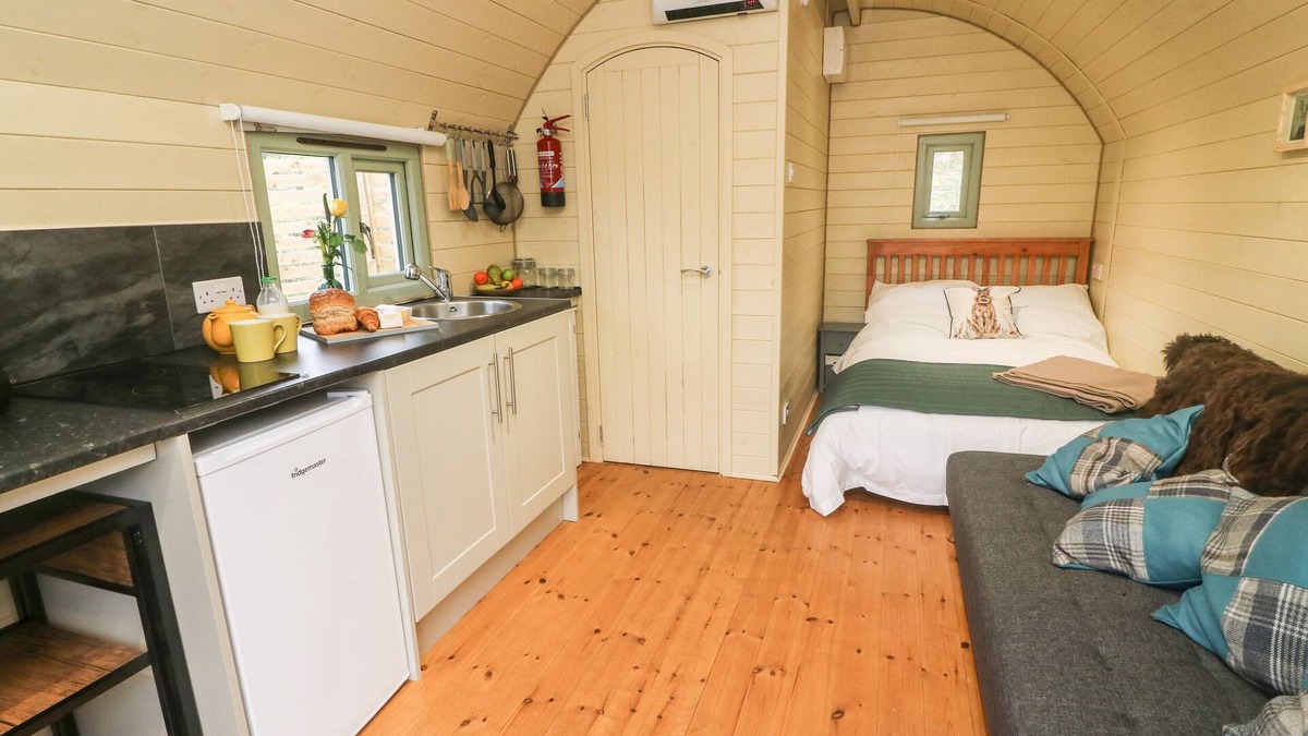 Sutton-in-Craven Cottage | HARE, pet friendly, character holiday cottage in Cross Hills