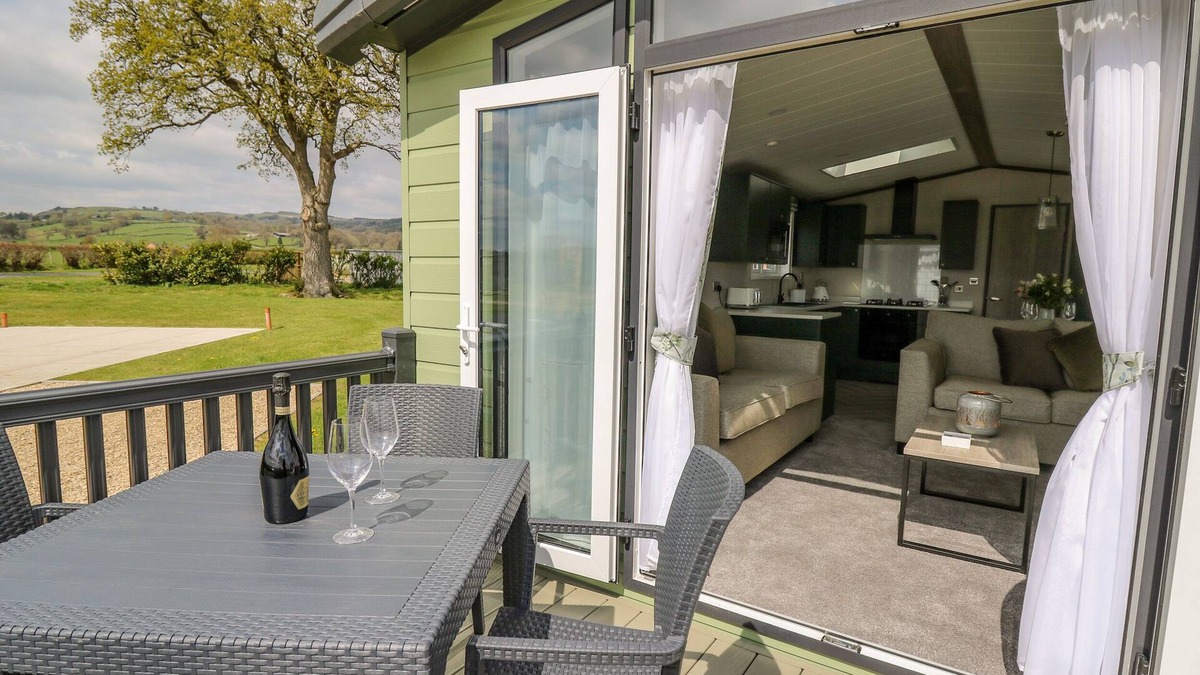 Trefeglwys Cottage | HARES MEADOW, pet friendly, character holiday cottage in Trefeglwys