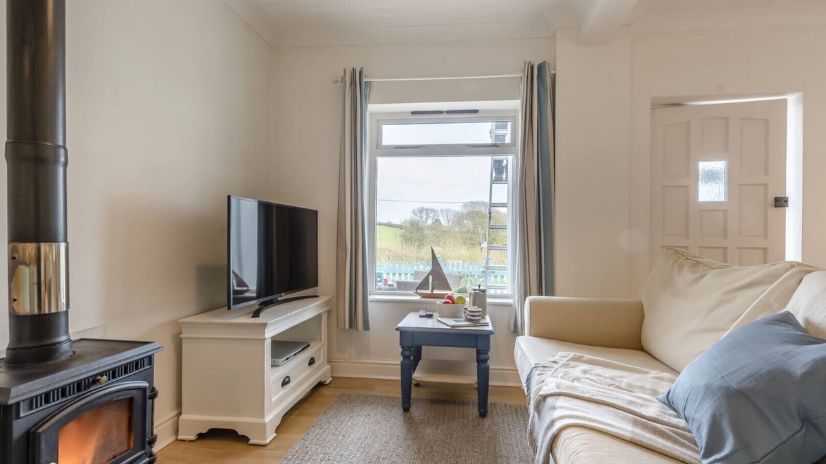 Bishopston House | Hareslade Cottage - Two Bedroom House, Sleeps 4