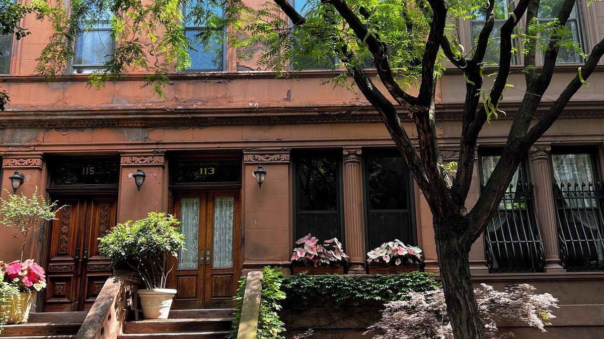 Central Park North Apartment | Harlem Hideaway Parlor Apartment