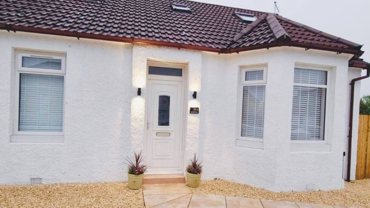 Prestwick House | Harling House - 4 Bedroom - Briarhill Road