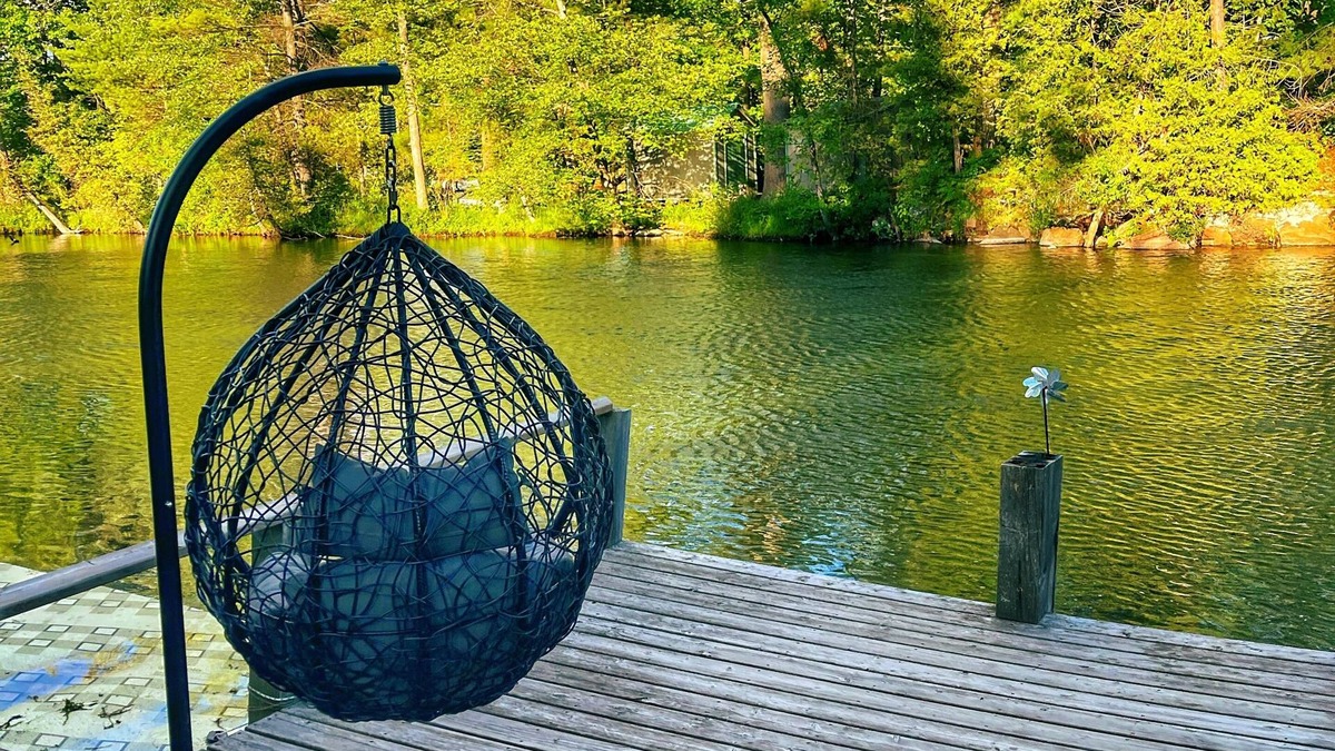Washago House | Harmonious Cottage by the river