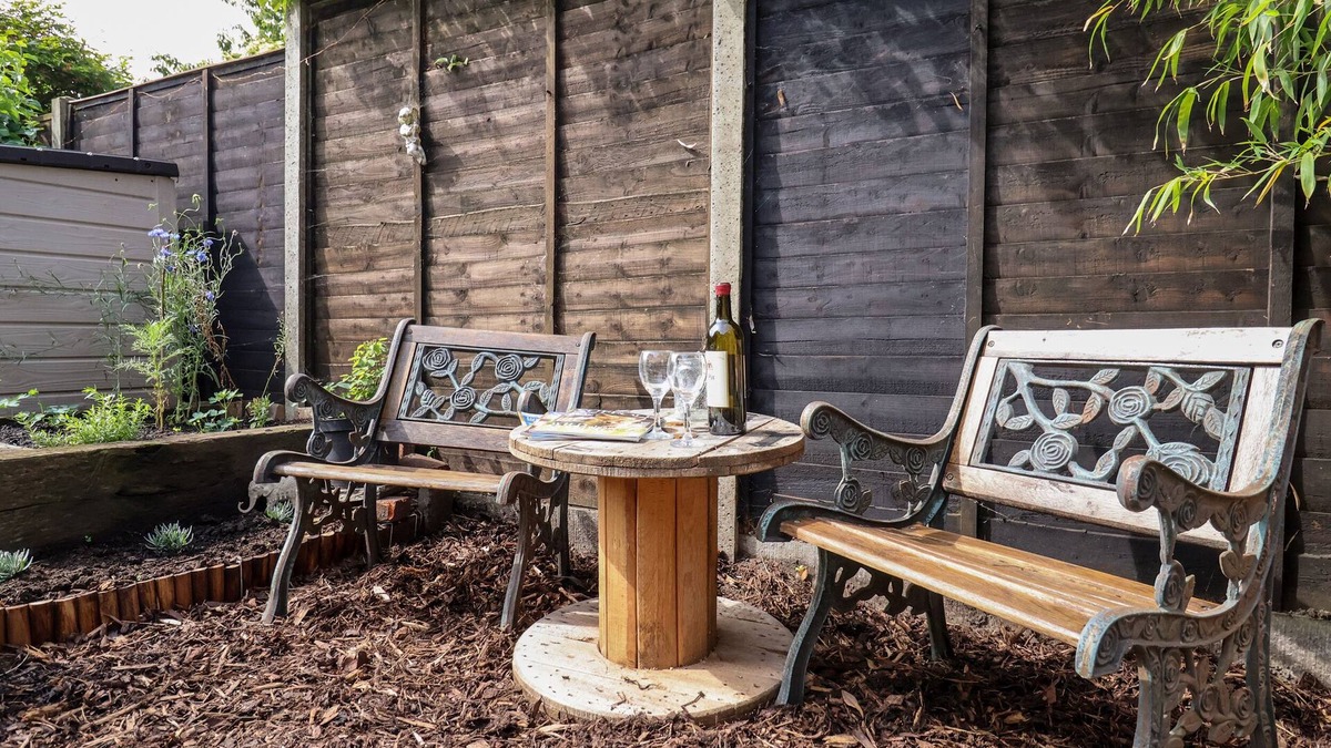 Bungay Cottage | HARMONY COTTAGE, pet friendly, with open fire in Bungay