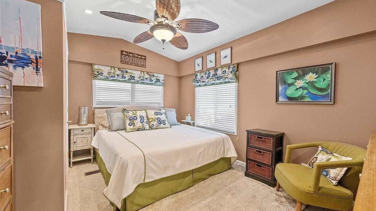Clarkson House | Harmony Lane at the Lake!