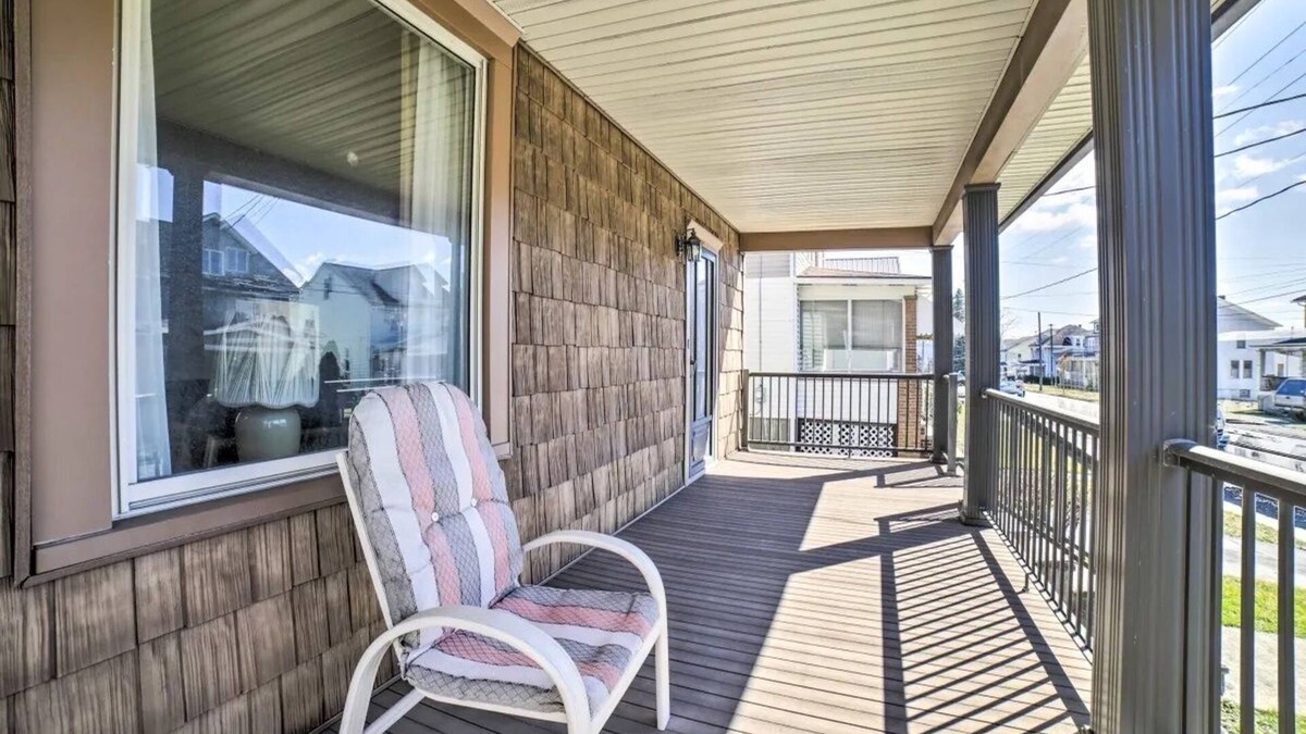 Johnstown House | Harold Hidden Haven - Close to area Hospitals