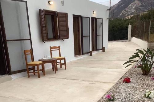 Ayios Pandeleimon House | Haroupia