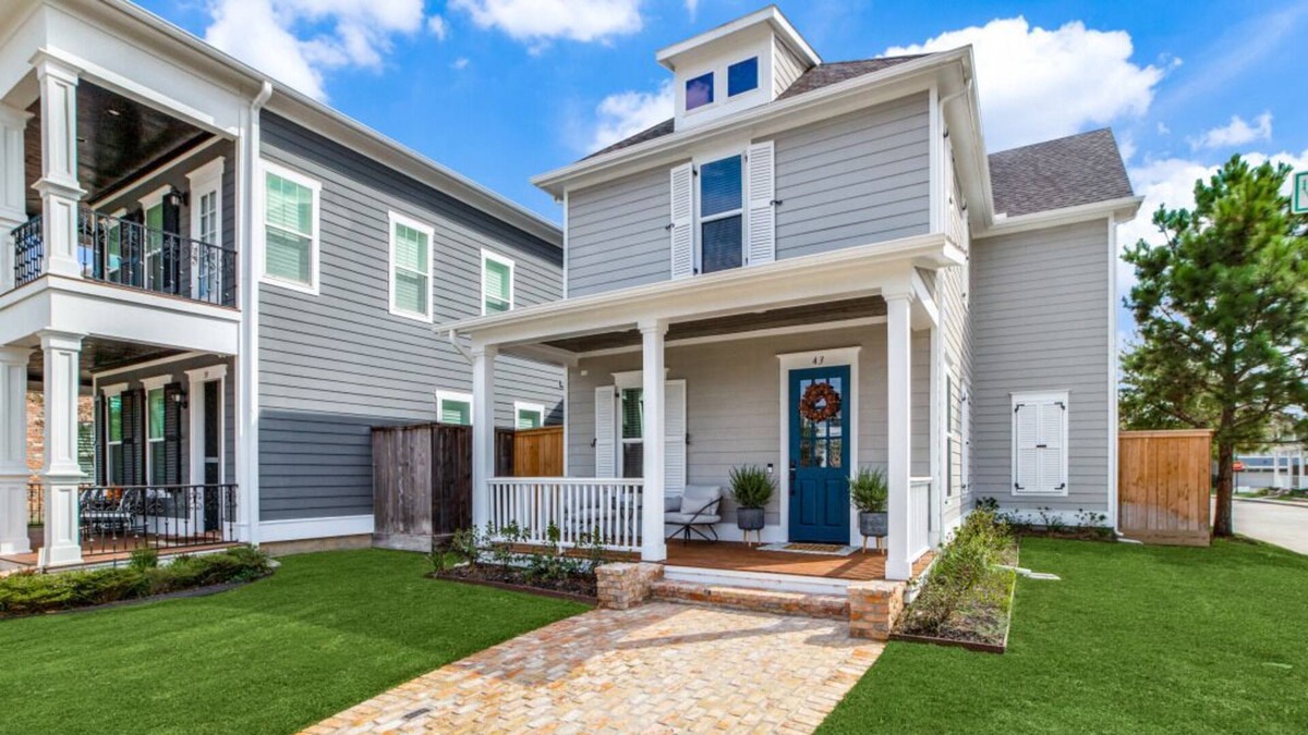 Spring House | HARPER WOODS MINUTES FROM CITY PLACE 4BD 4BA NEW DESIGNER HOME!