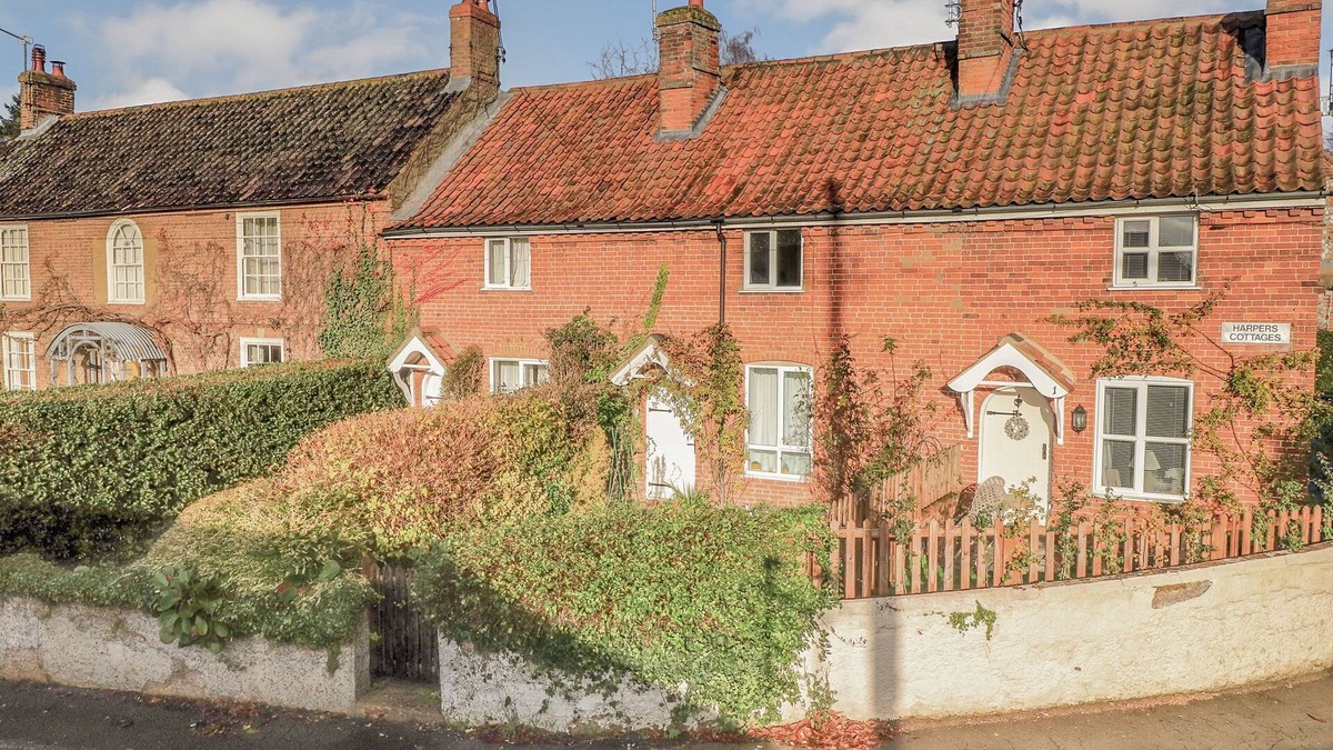 Syderstone Cottage | Harpers Cottage - sleeps 4 guests in 2 bedrooms