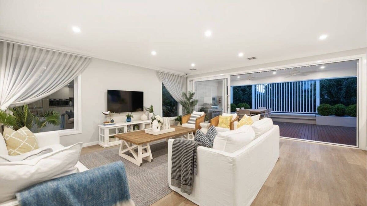 Werribee House | Harpley Estate - Luxurious Family Werribee Getaway