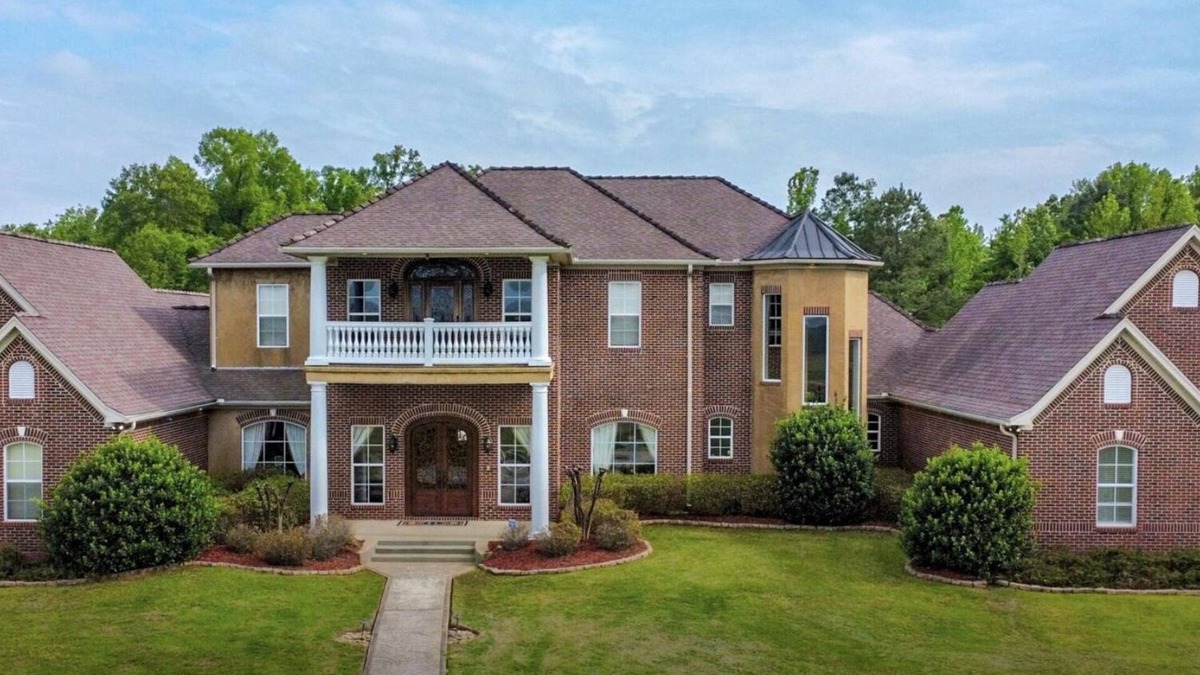 Tougaloo Bed & Breakfast | Harris Estates Bed & Breakfast is a secluded peaceful property on 11 acres!