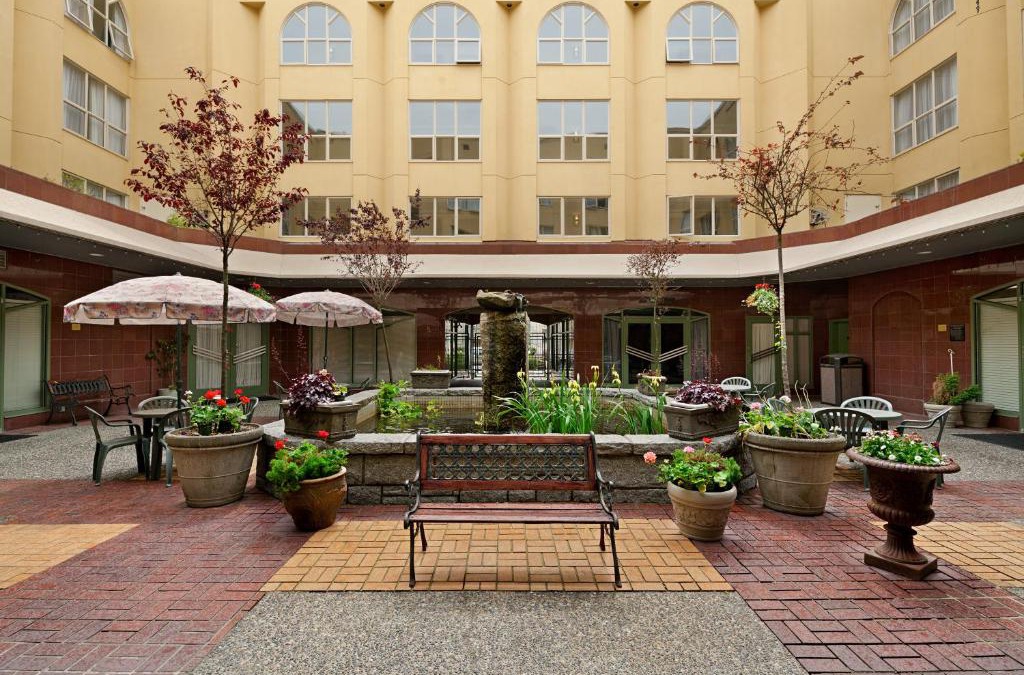 Harrison Hot Springs Hotel | Harrison Lake Hotel